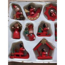 12 houten kerstfiguurtjes