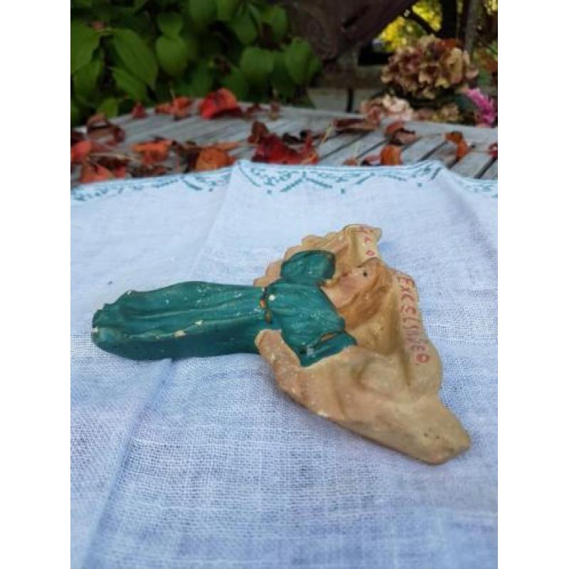 Engel van gips, kerststal, oude engel, kribbe, kerst