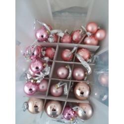 Kerstballen in 1 koop 12.50 goud en roze