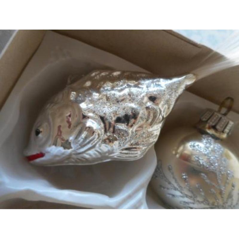 Doosje met 12 oude kerstballen [2]