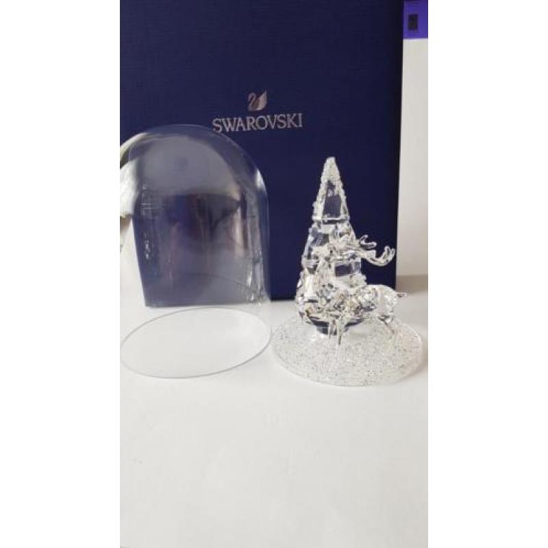 Swarovski Kerststolp met Dennenboom en Hert.