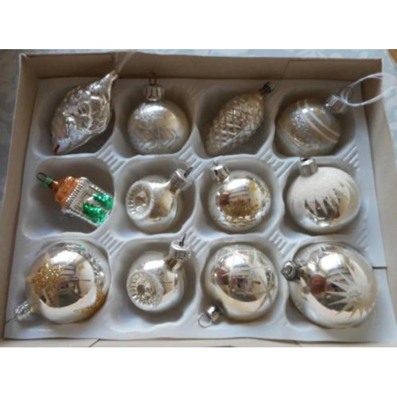 Doosje met 12 oude kerstballen [2]