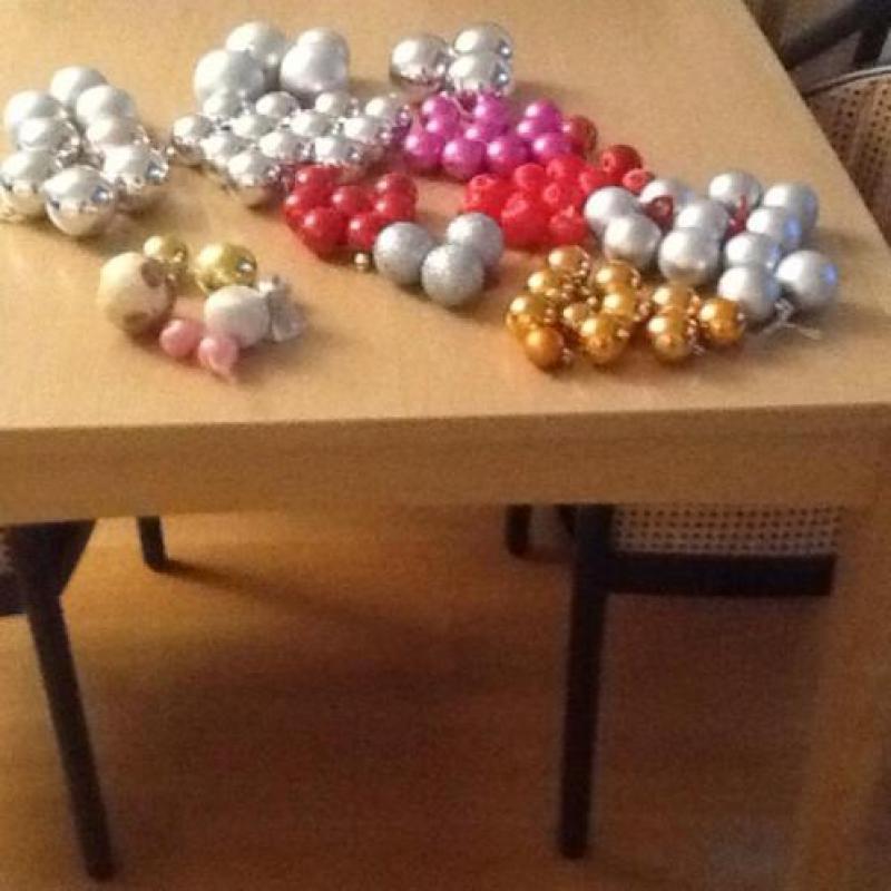 Kerstballen. Kunststof.