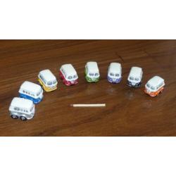 Diverse auto's en busjes. Leuk bij kerstdorp 'Lemax