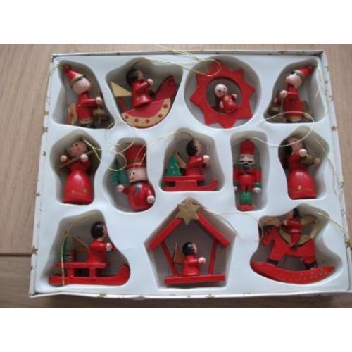 12 houten kerstfiguurtjes