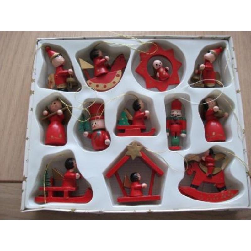 12 houten kerstfiguurtjes