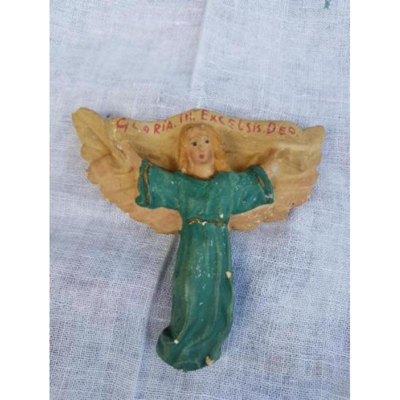Engel van gips, kerststal, oude engel, kribbe, kerst