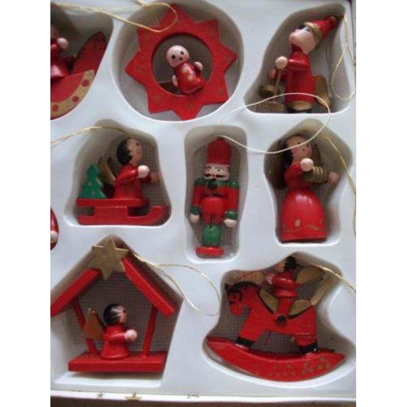 12 houten kerstfiguurtjes
