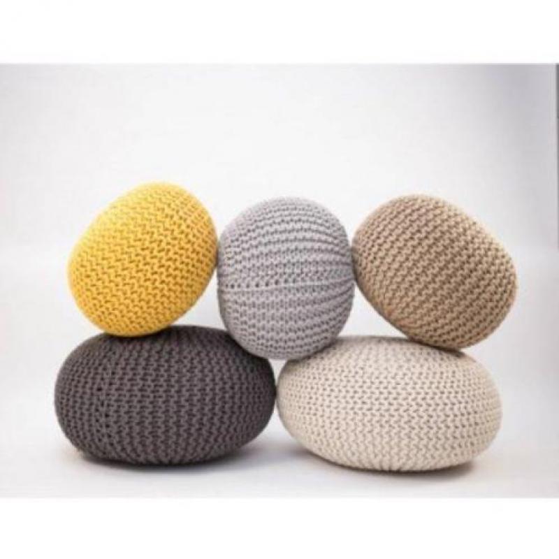 Gebreide Poef Groot 8211; Beige