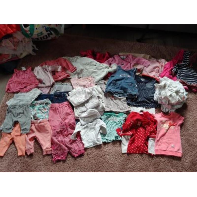 Pakket meisjes baby kleding! Maat 50 en 56