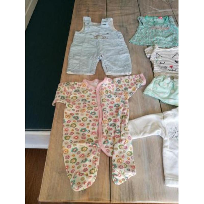 babykleertjes maat 50