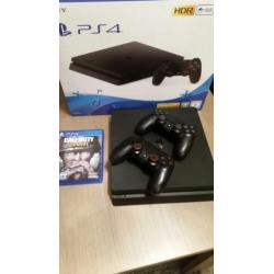 PS4 Slim met 2 Controllers Fortnite & COD WWII