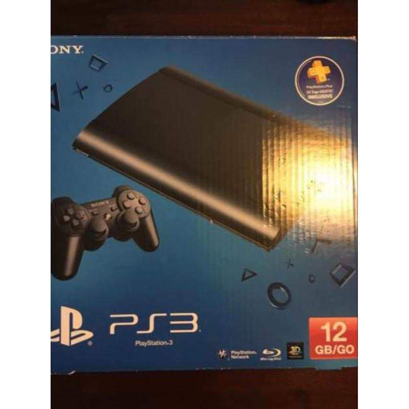 PlayStation 3 + 3 controllers