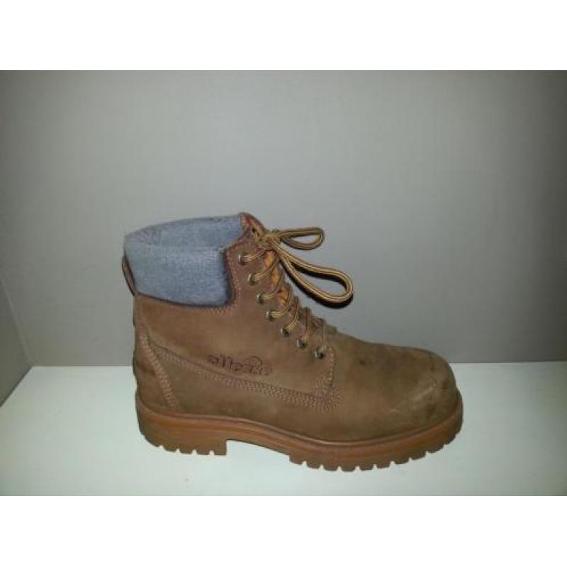 Wandelschoenen merk Ellesse maat 40